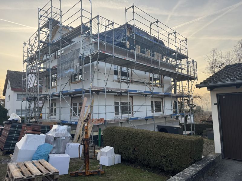 Wohnhaus in Singen-Hausen – Fassadensanierung mit WDVS – Vorher